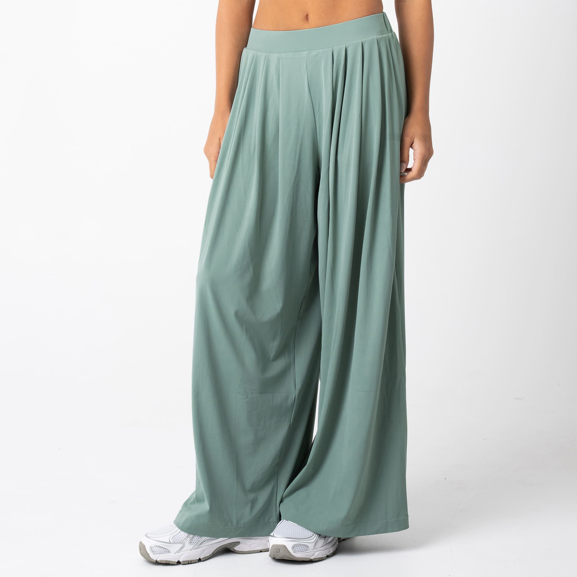 athletic clothing vendors